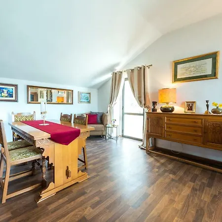 Two Palm Trees Apartman