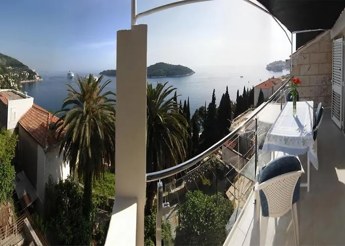 Two Palm Trees Apartmán