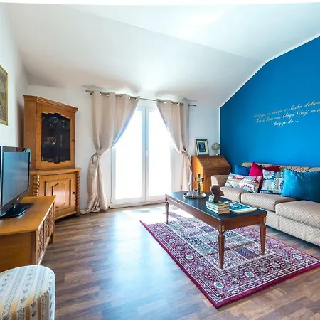 Two Palm Trees Apartment *